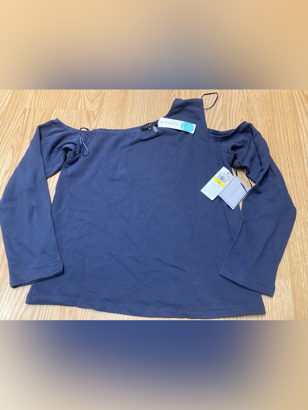 230. Women’s Medium 1. State Navy Blue Cold-Shoulder long sleeve